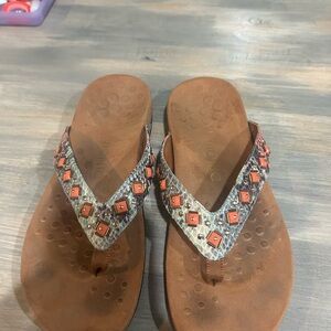Bionic women’s sandals size 9